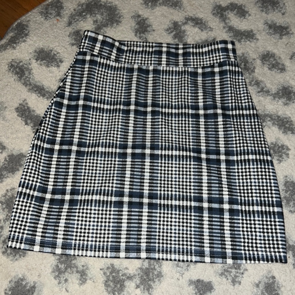 super cute plaid skirt